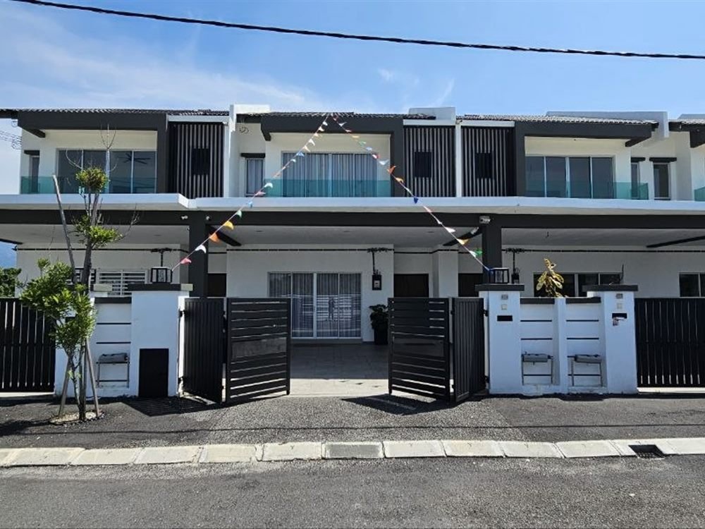 Double Storey Terrace show unit — view 1