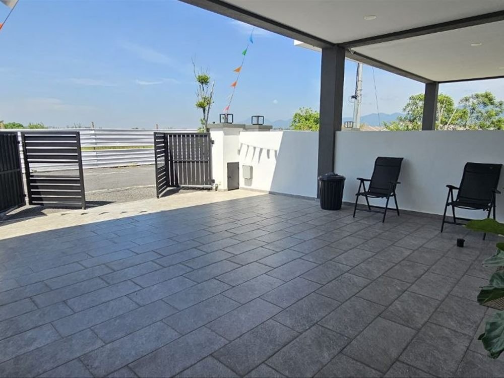 Double Storey Terrace show unit — view 4