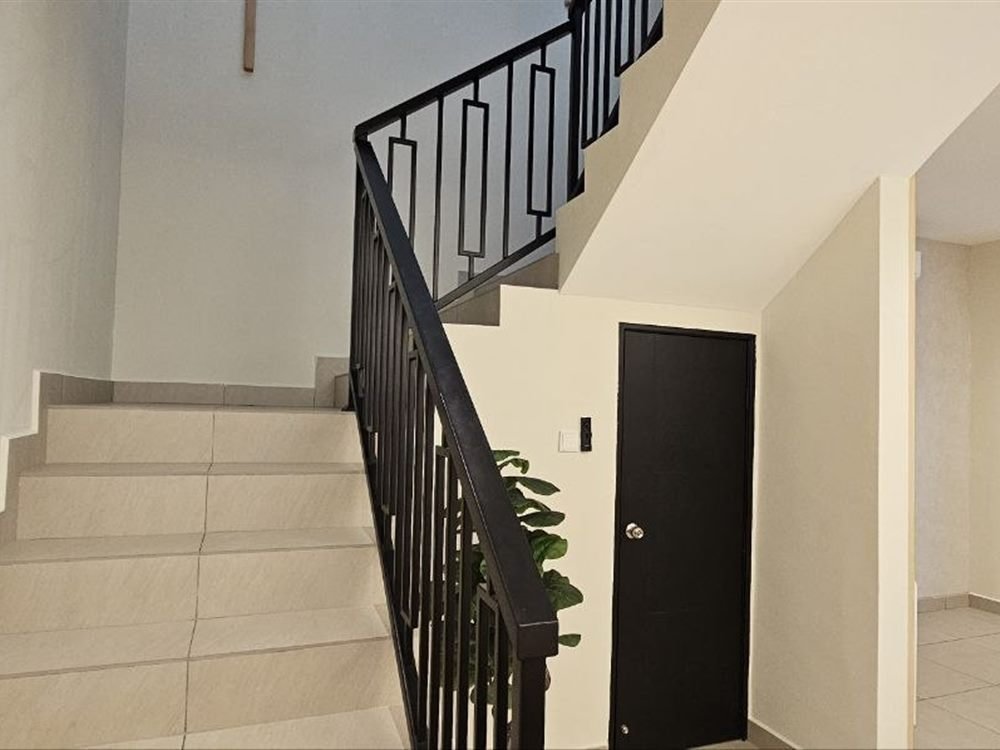 Double Storey Terrace show unit — view 15