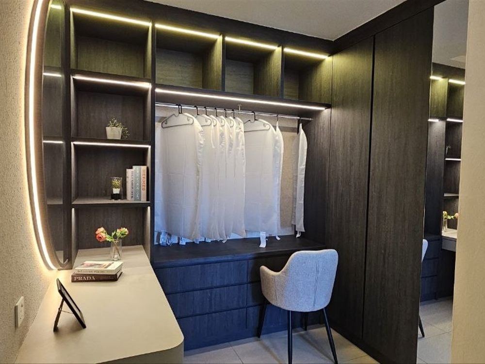 Double Storey Terrace show unit — view 24