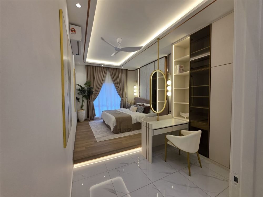 Semi-D show unit — view 7